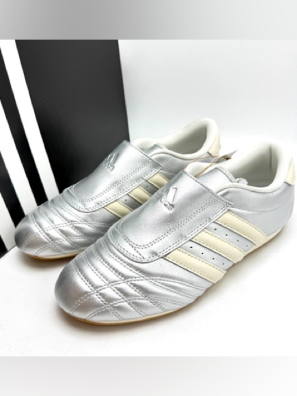 NWT Adidas Taekwondo Silver Metallic Women's Shoes JS4023 size 7.5 - Picture 4 of 16